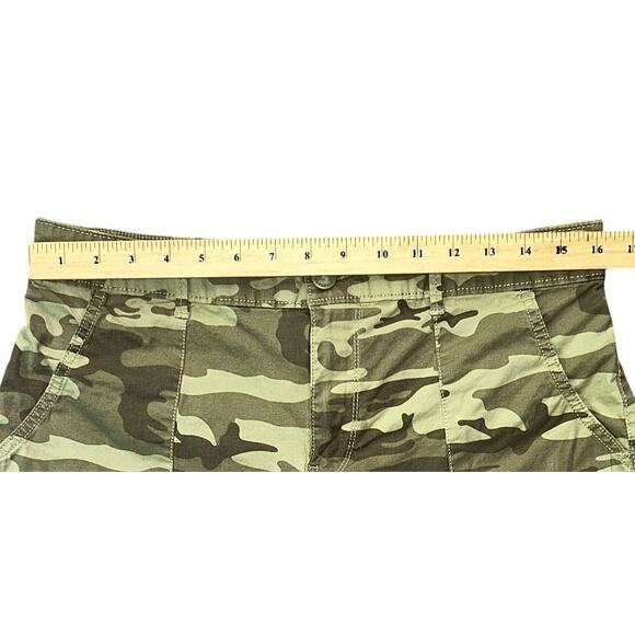 Sanctuary High-Rise Camouflage Mini Cargo Shorts Women's Large 32X5 - Picture 2 of 8